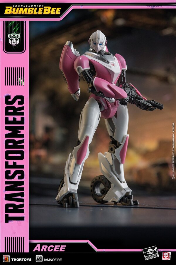 Trumpeter Transformers SK 04 Arcee Toy Photography Images By IAMNOFIRE  (10 of 18)